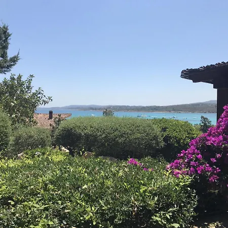 Porto Istana Beach House * أولبيا